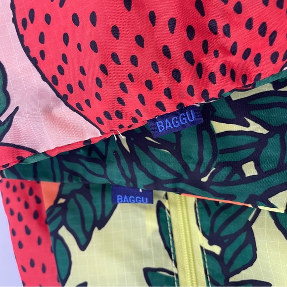 Baggu | 3D Zip Pouches Strawberry Orange Tree Print Medium Large Packing Cube - Picture 11 of 12